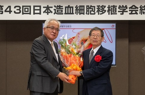 原田実根先生が2019年度日本造血細胞移植功労賞を受賞されました。
